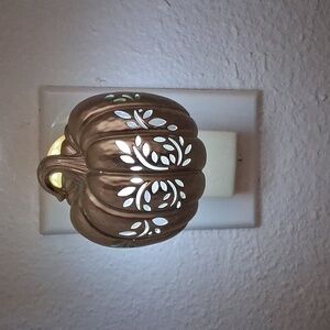 Wallflowers Elegant Pumpkin Night Light With Fragrance Refill